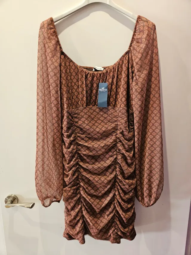Vestido Hollister fruncido marrón talla M