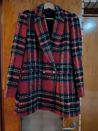 Abrigo cuadro escocés Zara