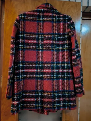 Abrigo cuadro escocés Zara