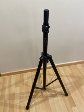 Trípodes para altavoces y cámaras