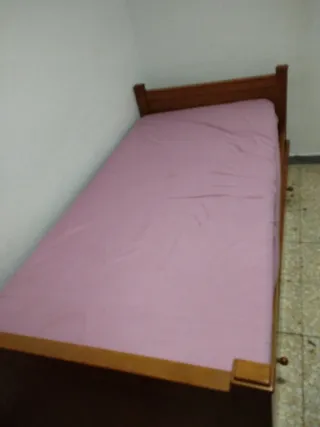 Cama nido de madera esta muy bien y cómoda