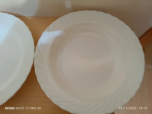 Lote de cazo de acero inoxidable y fuentes