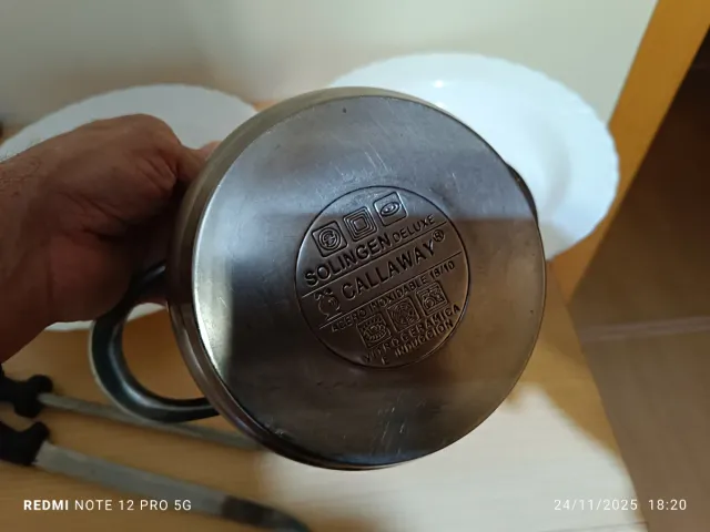 Lote de cazo de acero inoxidable y fuentes