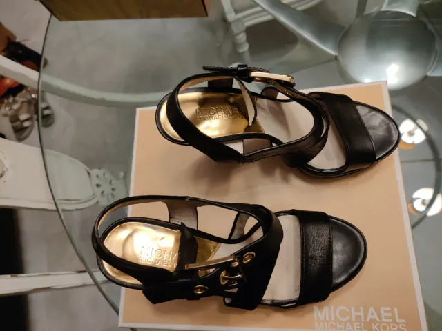 Zapatos Michael Kors Fiesta Negro y Dorado