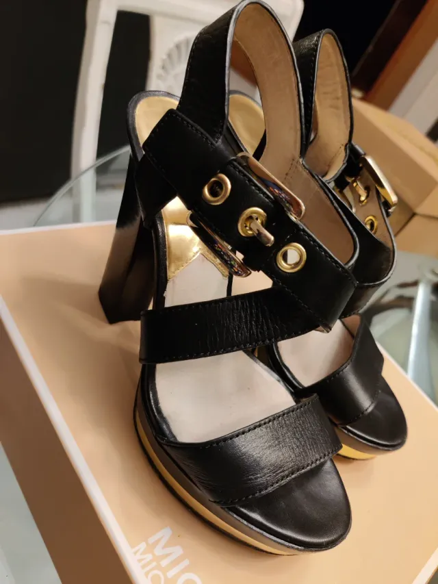 Zapatos Michael Kors Fiesta Negro y Dorado