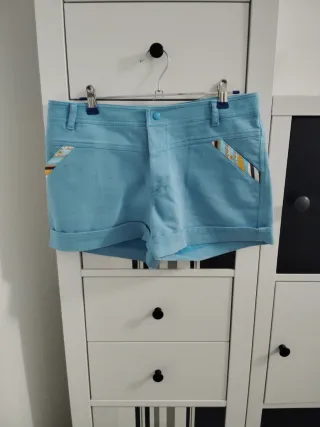 Shorts azules con estampado