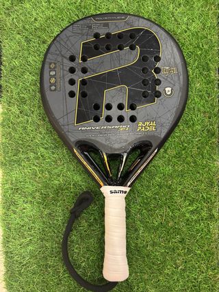 La pala Royal Padel 34 Aniversario 2024