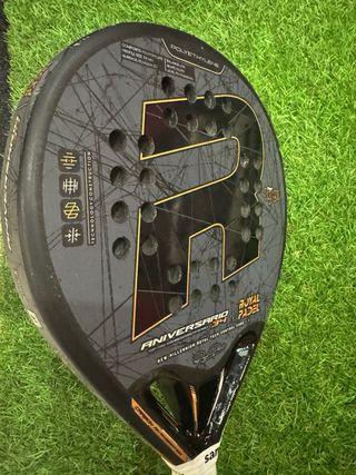 La pala Royal Padel 34 Aniversario 2024