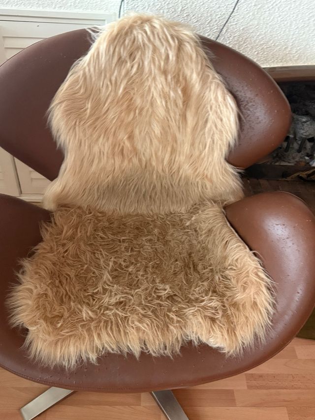 Butaca Swan Polipiel Marrón Caramelo