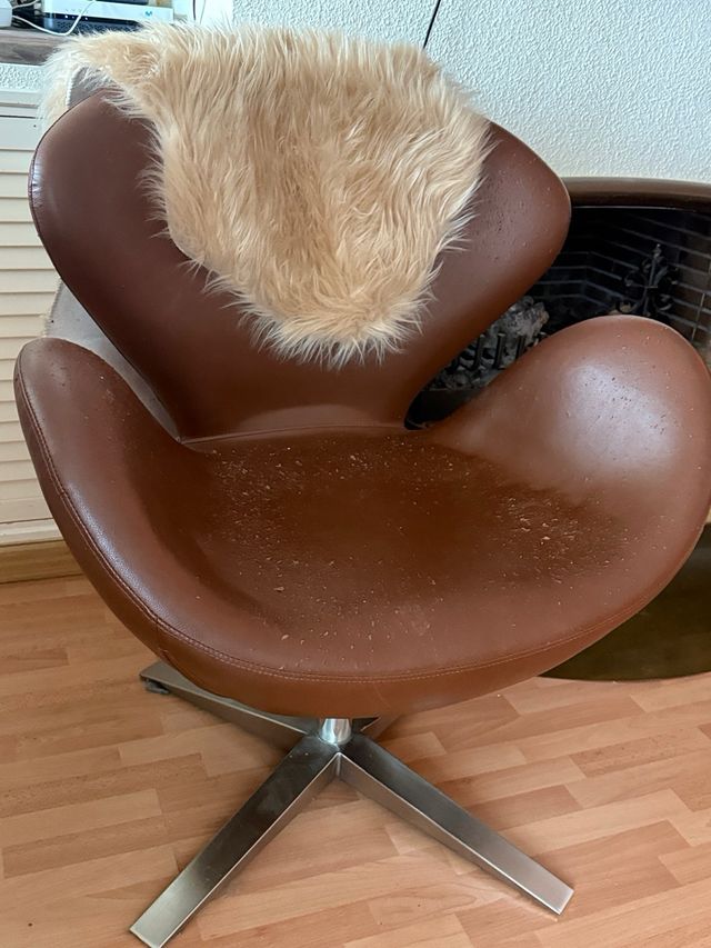 Butaca Swan Polipiel Marrón Caramelo