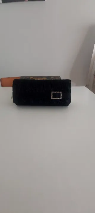 Cartera de fiesta negra con pedrería
