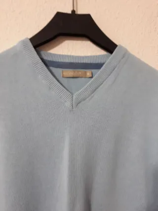 Jersey azul cuello pico