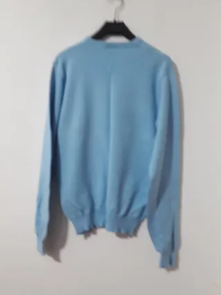 Jersey azul cuello pico