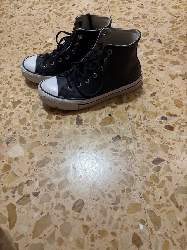 Converse plataforma negras de polipiel