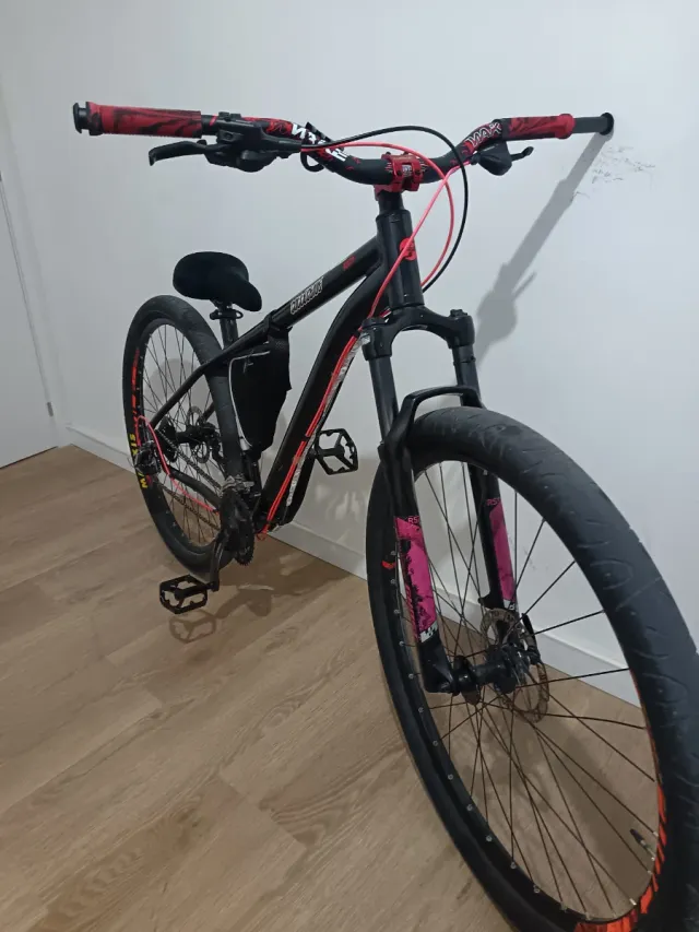 Bici Stunt/Montaña Negra y Roja