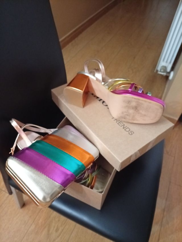 Conjunto Sandalias y Bolso Bombonera Multicolor