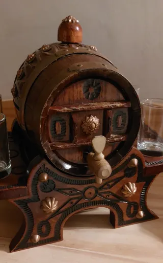 Botticella in legno artistica vintage con carillon