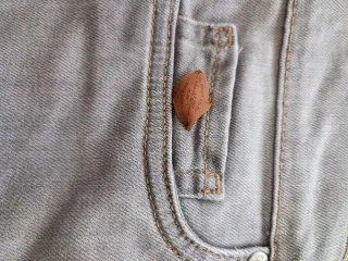 Pantalón vaquero gris