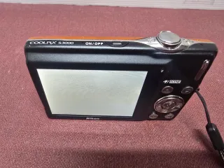 Cámara Nikon Coolpix S5300 Naranja sin cargador