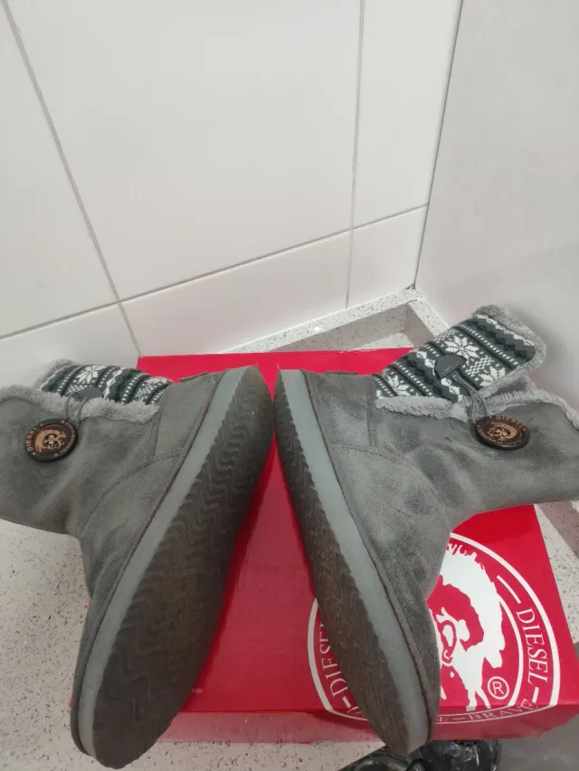 Botas Diesel Gris Talla 40