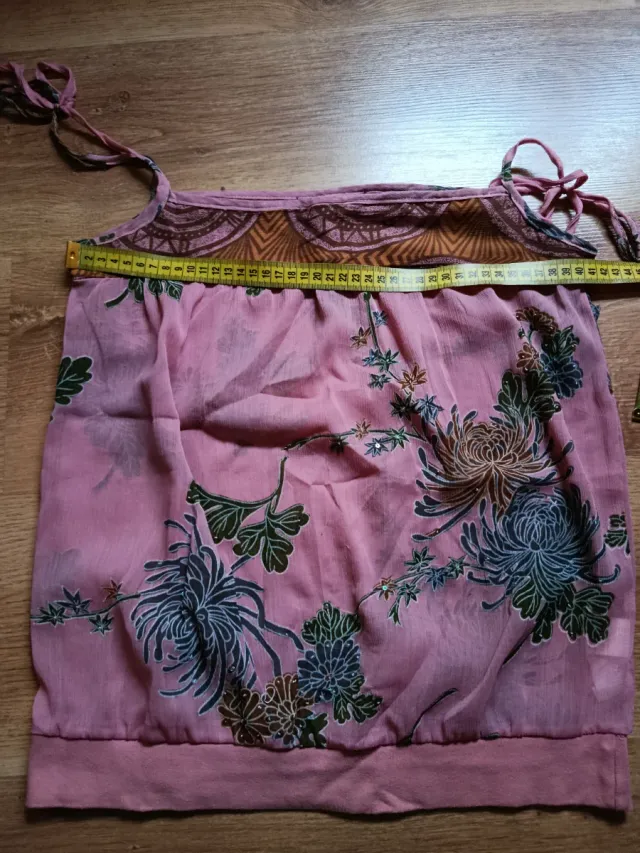 Blusa con bajo de punto ajustado