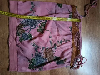 Blusa con bajo de punto ajustado