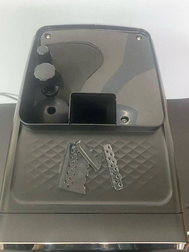 Cafetera Philips EP3246 superautomática