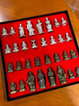 Piezas de ajedrez metálicas