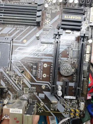 Placa Base Gigabyte B450M DS3H