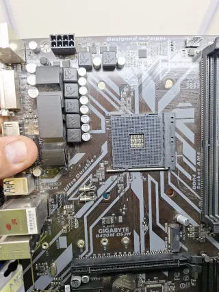 Placa Base Gigabyte B450M DS3H