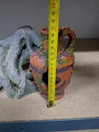 Decoración pecera y bomba agua