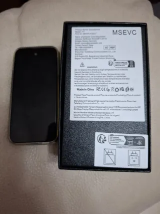 Teléfono Móvil Pequeño Negro y Dorado