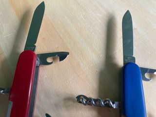 2 Canivetes Victorinox Huntsman e Climbers