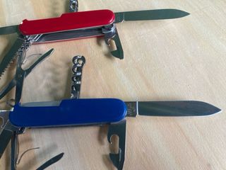 2 Canivetes Victorinox Huntsman e Climbers