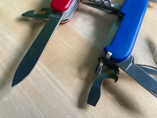 2 Canivetes Victorinox Huntsman e Climbers