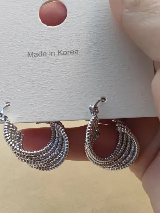 Pendientes plateados