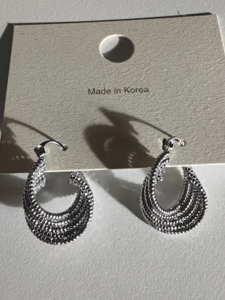 Pendientes plateados