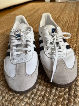 Zapatillas Adidas Samba Beige y Blancas