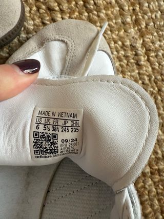 Zapatillas Adidas Samba Beige y Blancas