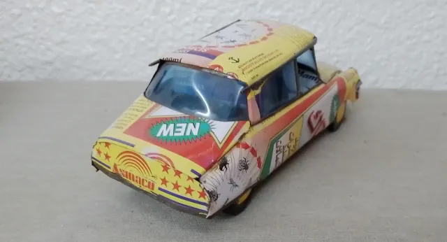 Auto d'epoca in lamiera da collezione