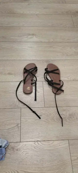 Sandalias negras y marrones talla 39
