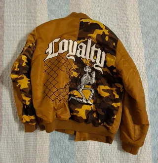 Chaquetas bomber una es marca adidas