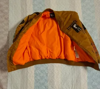 Chaquetas bomber una es marca adidas