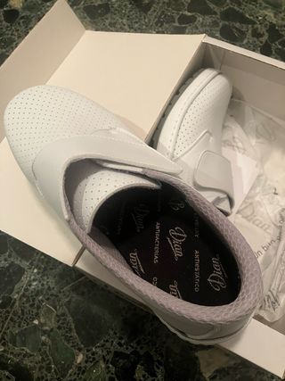 Zuecos Dian Mujer Blancos Talla 38