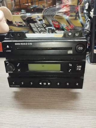 Radio Ford CD 6006 RDS E-O-N para coche