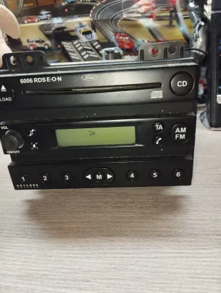 Radio Ford CD 6006 RDS E-O-N para coche