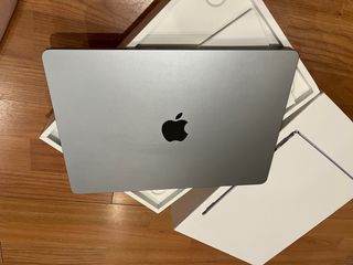 MacBook Air M2 Plata/Gris Espacial
