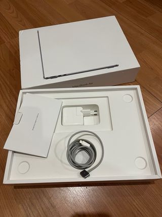 MacBook Air M2 Plata/Gris Espacial