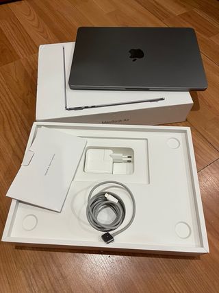 MacBook Air M2 Plata/Gris Espacial