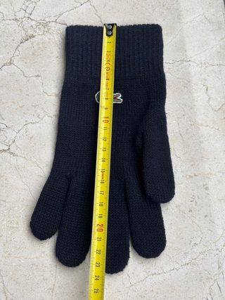 Guantes. Lacoste